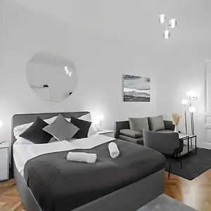 Apartment, Central, 2 Min To U1 Keplerplatz Apartment
